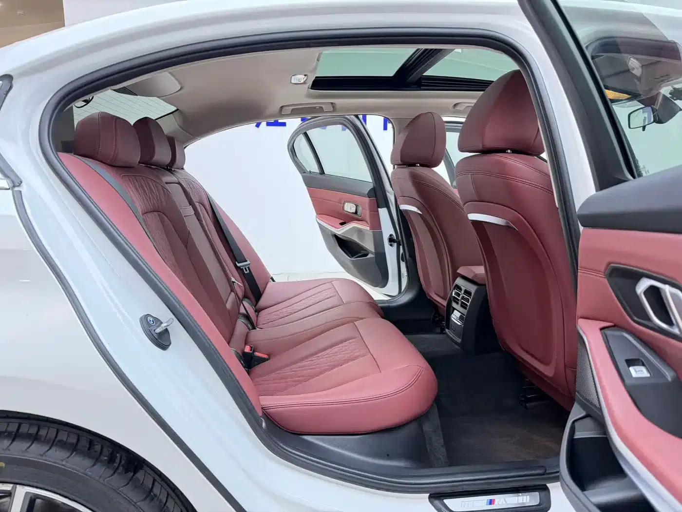 2023 BMW 3 Series 320Li M Sport Package — миниатюра 16