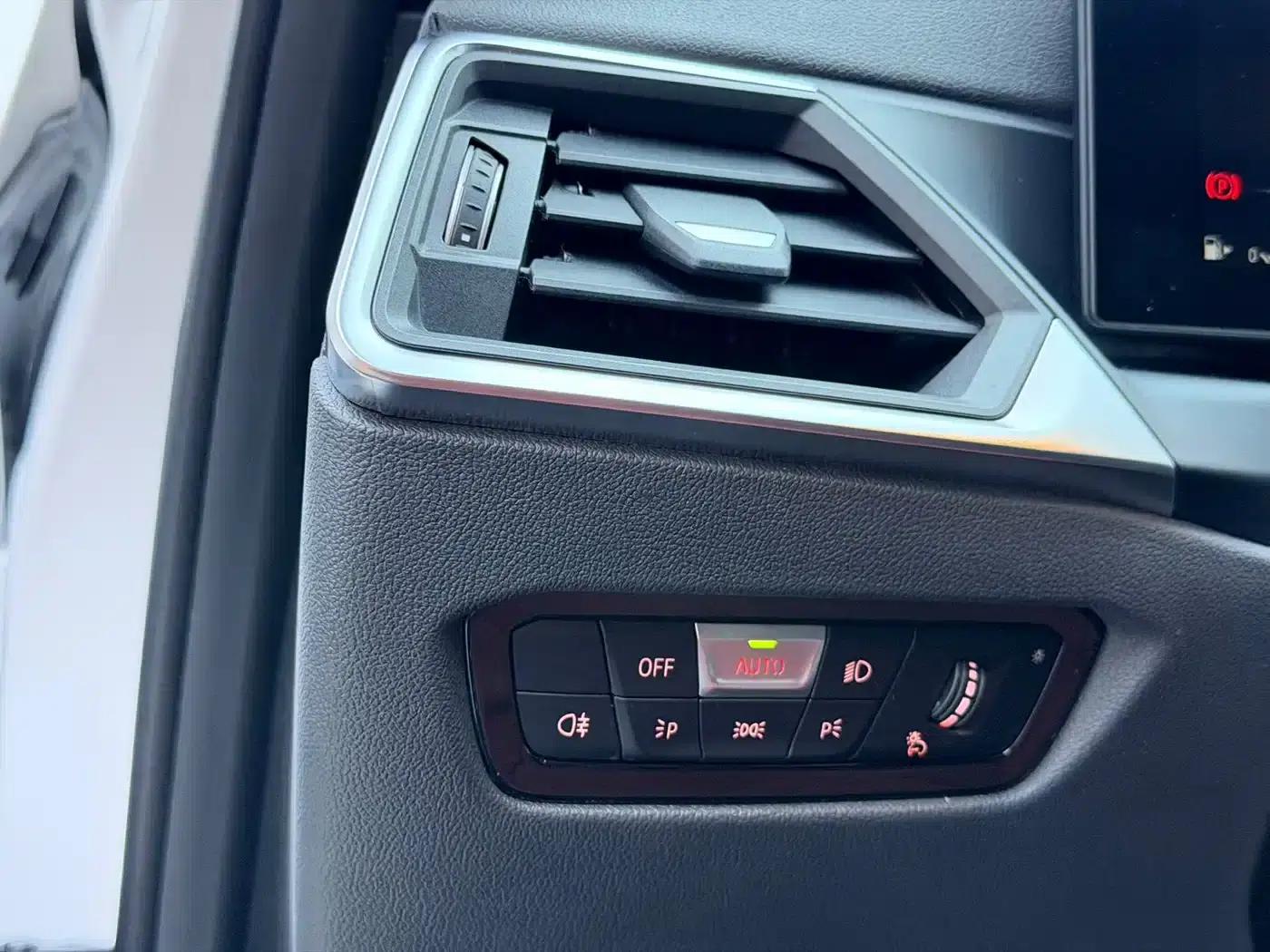 2023 BMW 3 Series 320Li M Sport Package — миниатюра 7
