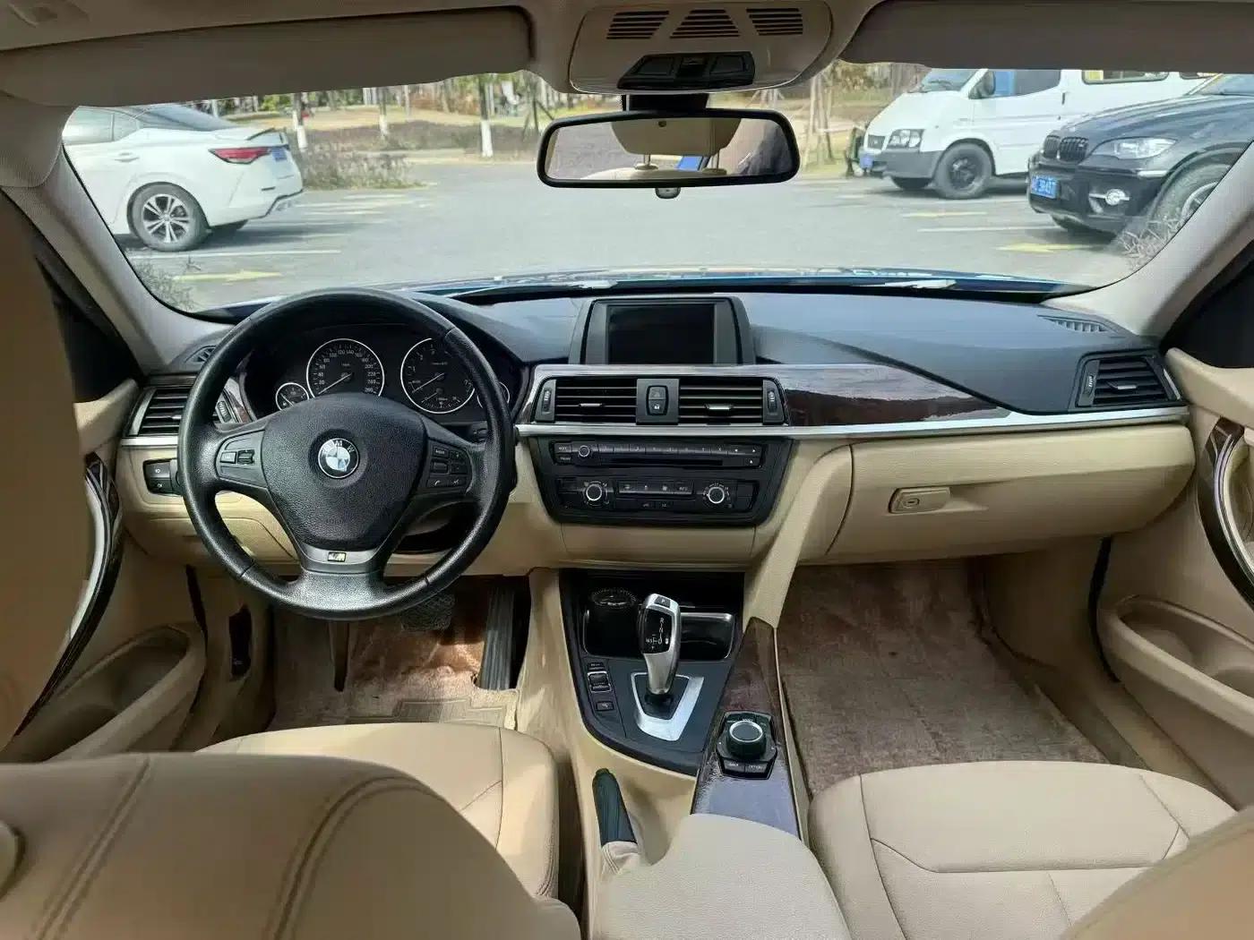 BMW 3 Series 2013 320i Fashion Edition — миниатюра 9