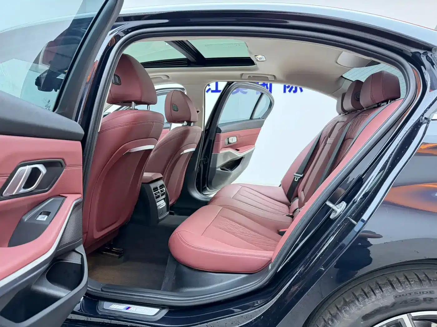 2023 BMW 3 Series 320Li M Sport Package — миниатюра 12