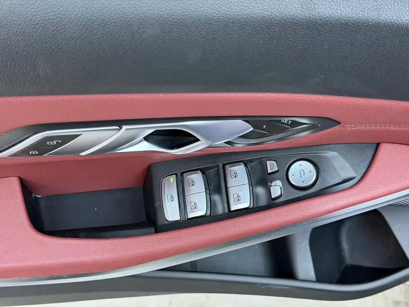 2023 BMW 3 Series 320Li M Sport Package — миниатюра 4