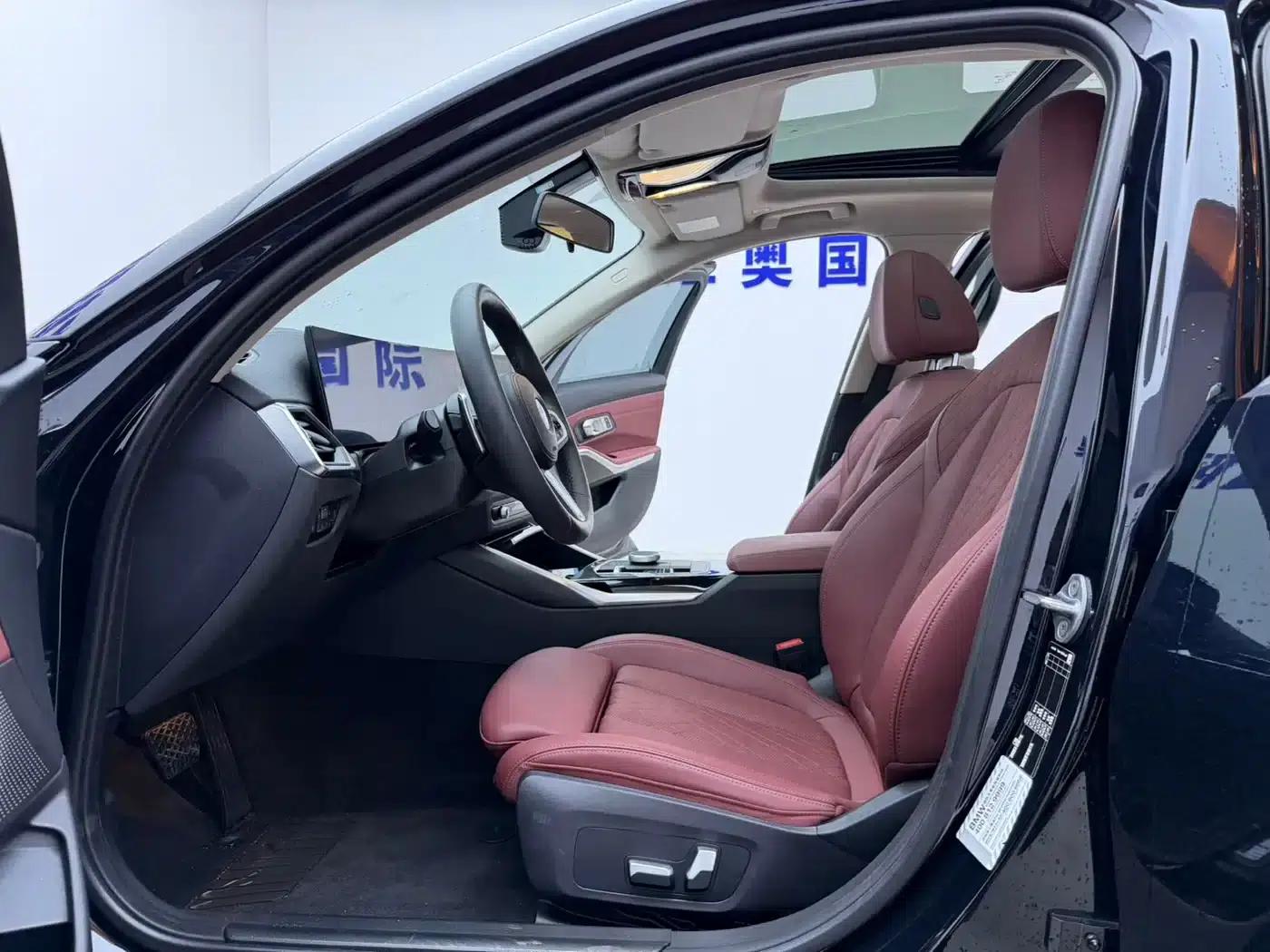 2023 BMW 3 Series 320Li M Sport Package — миниатюра 5