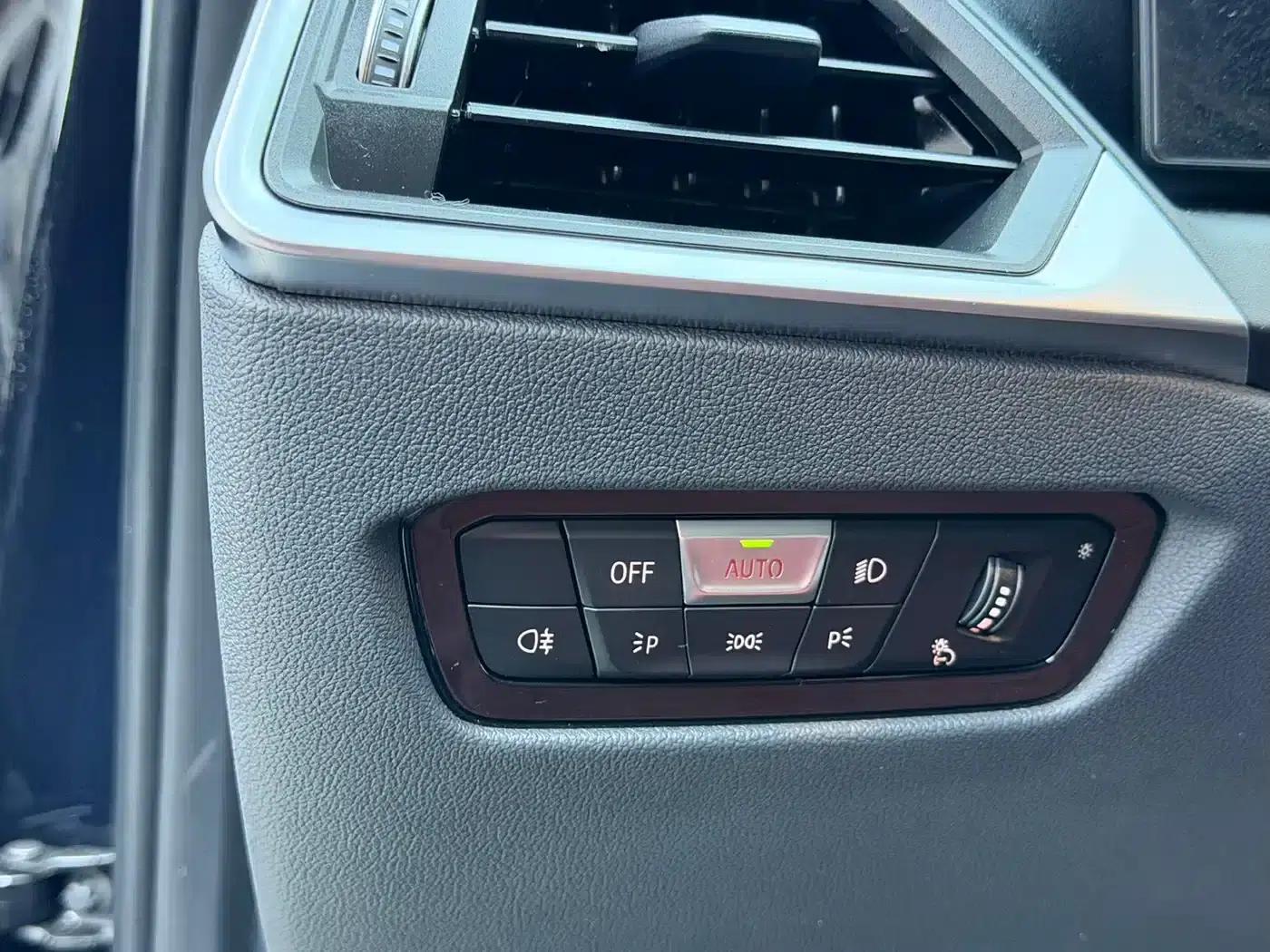 2023 BMW 3 Series 320Li M Sport Package — миниатюра 6