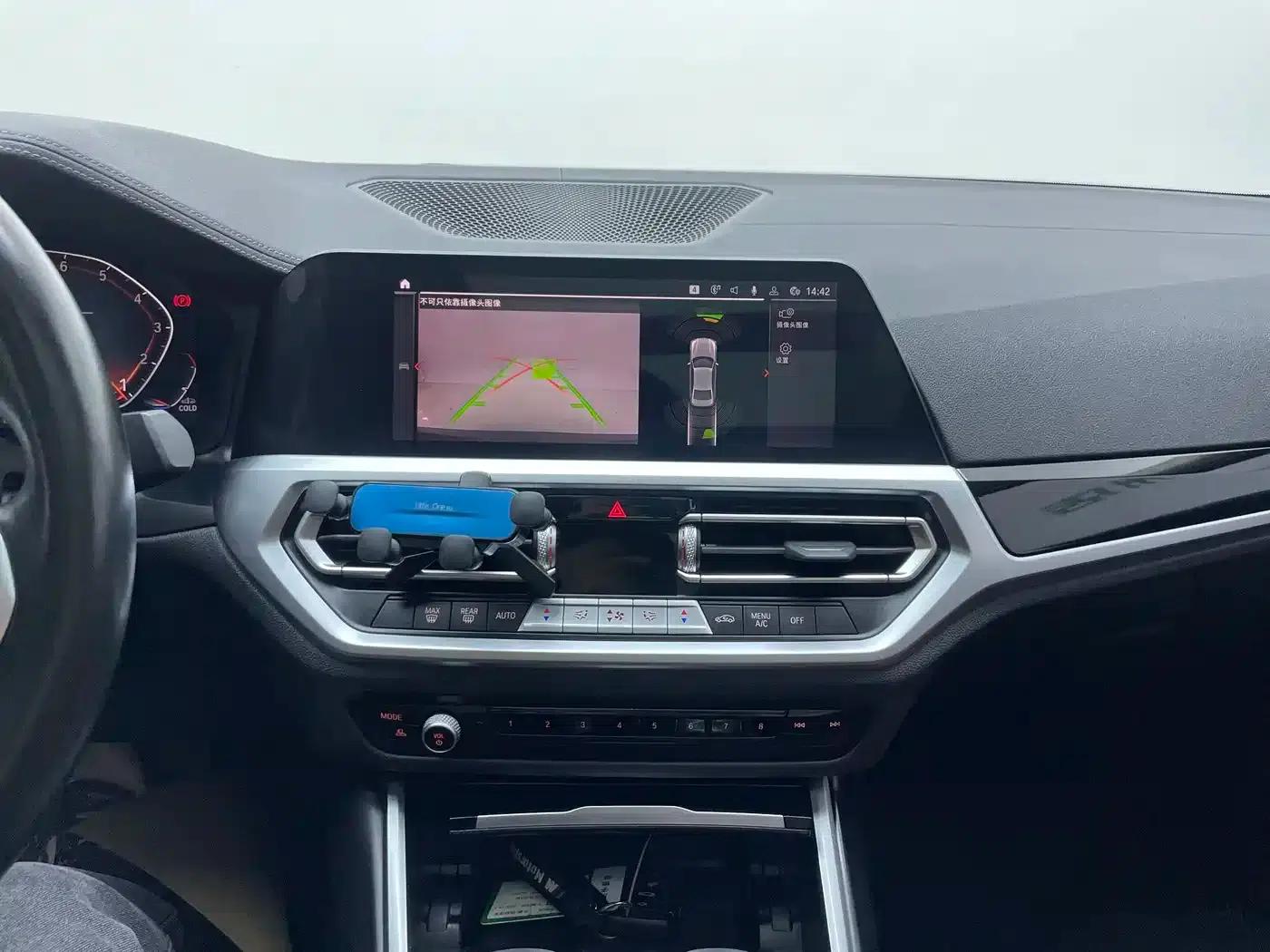 2022 BMW 3 Series Facelift 320Li M Sport Package — миниатюра 10