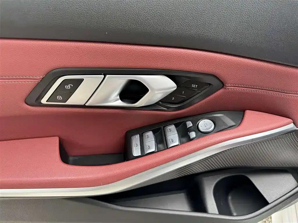 2023 BMW 3 Series 320Li M Sport Package — миниатюра 25