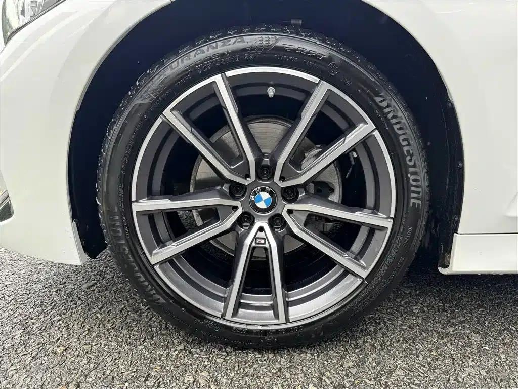 2023 BMW 3 Series 320Li M Sport Package — миниатюра 32