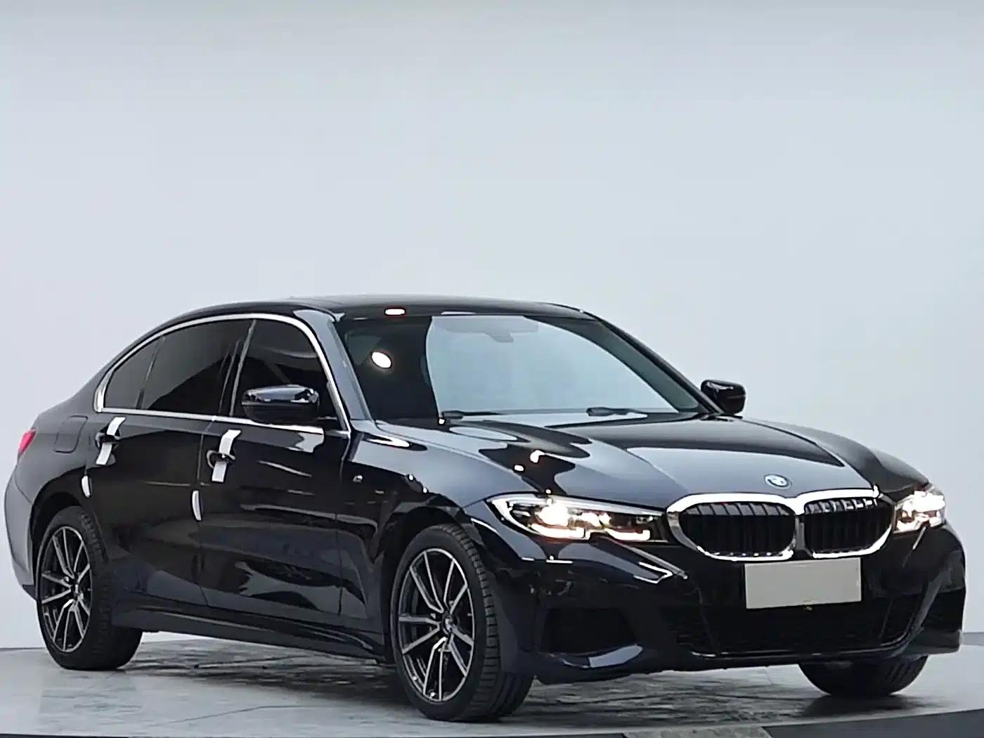 2022 BMW 3 Series 320Li M Sport Package — миниатюра 3