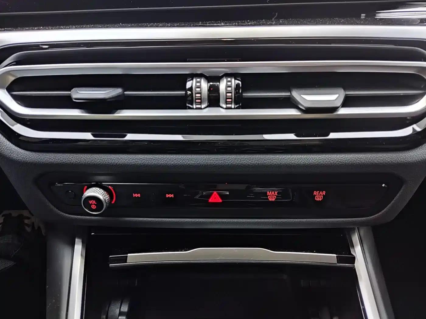 2023 BMW 3 Series 320Li M Sport Package — миниатюра 13