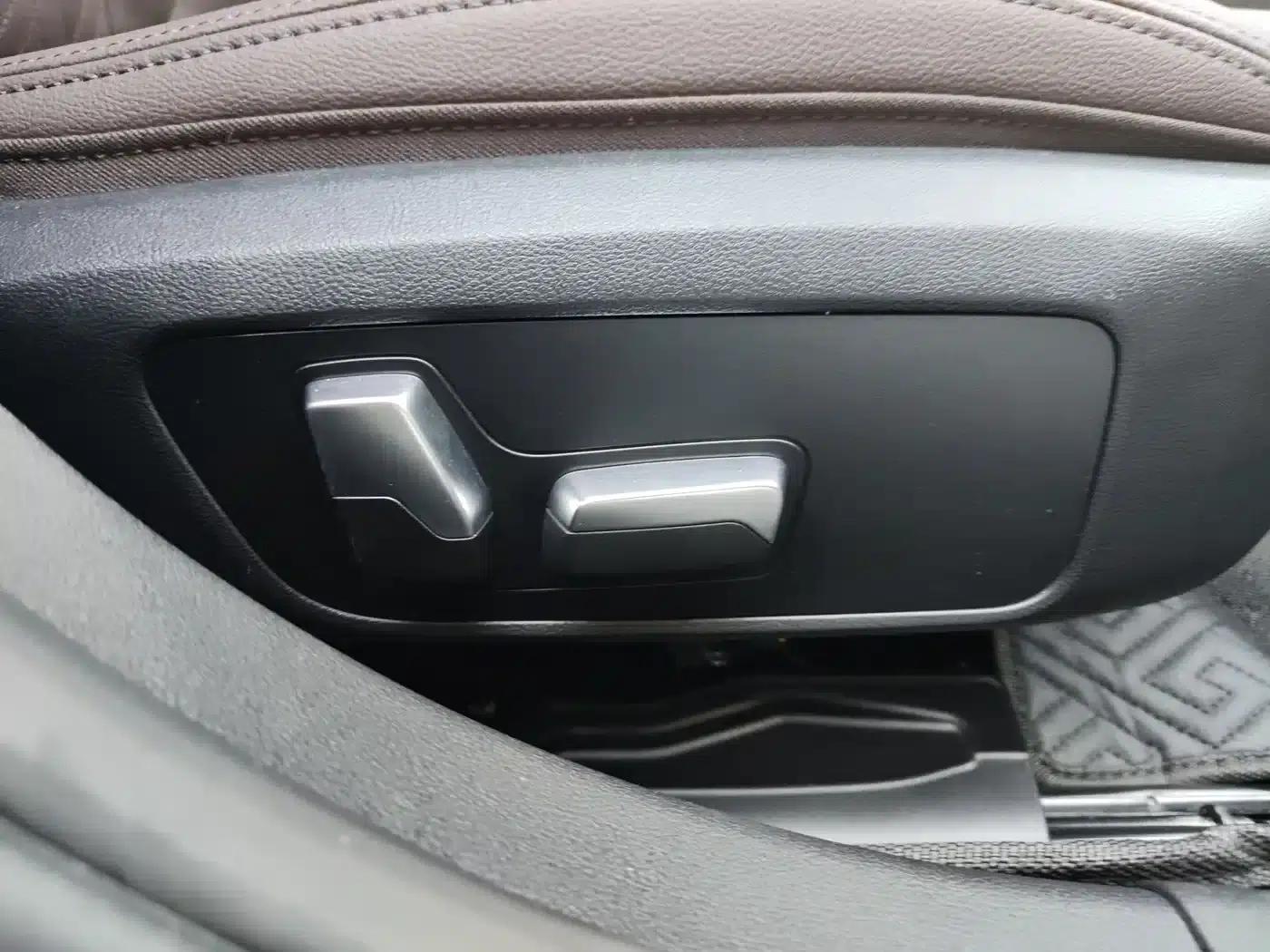 2023 BMW 3 Series 320Li M Sport Package — миниатюра 16