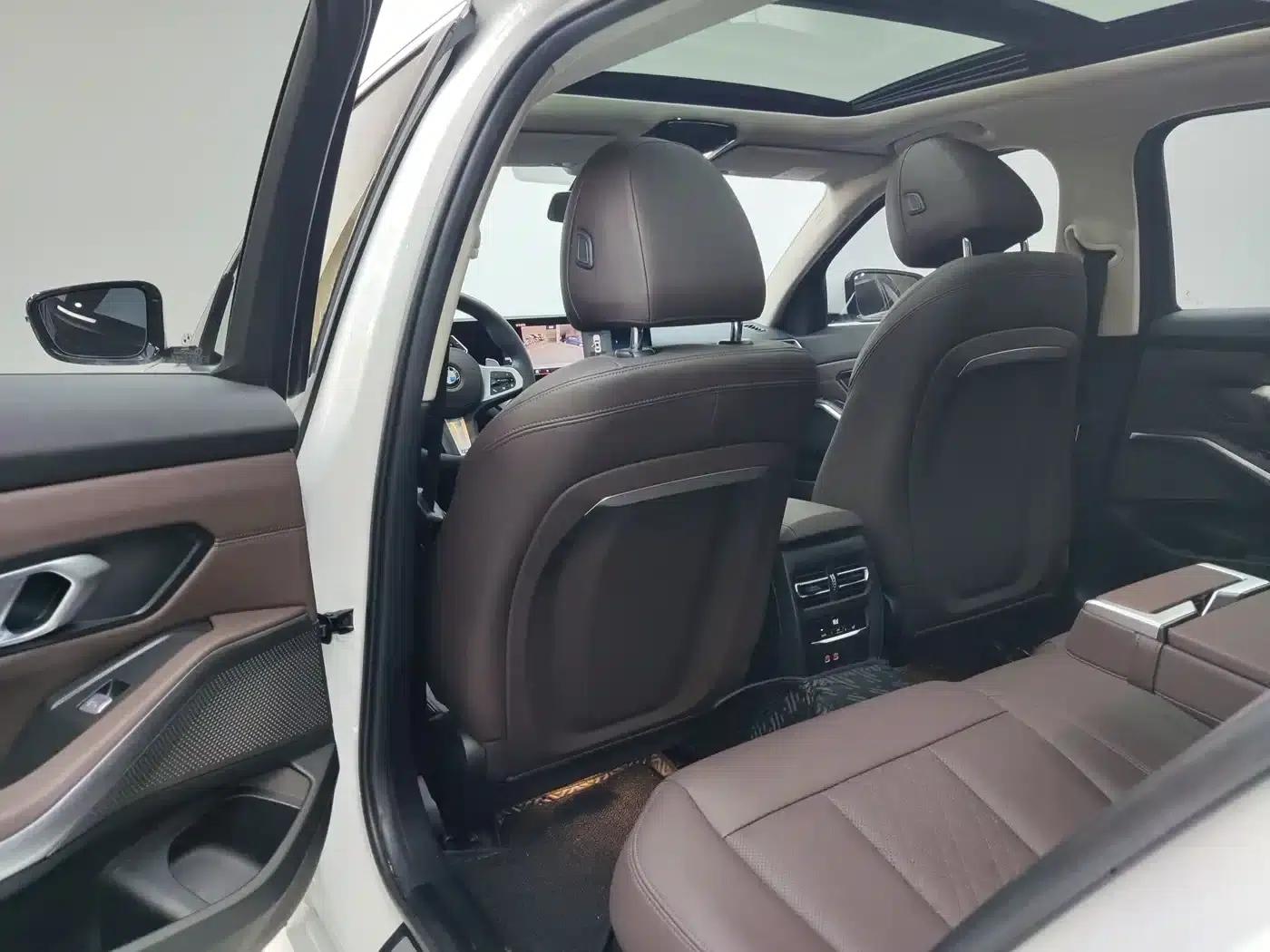 2023 BMW 3 Series 320Li M Sport Package — миниатюра 6