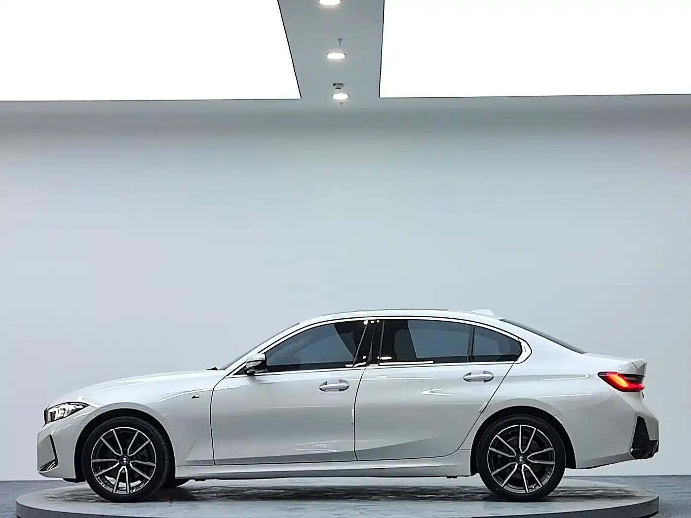 2023 BMW 3 Series 320Li M Sport Package — миниатюра 9