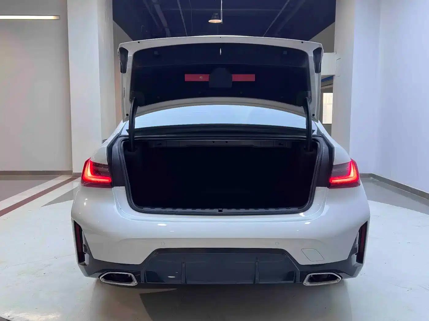 2023 BMW 3 Series 320Li M Sport Package — миниатюра 17