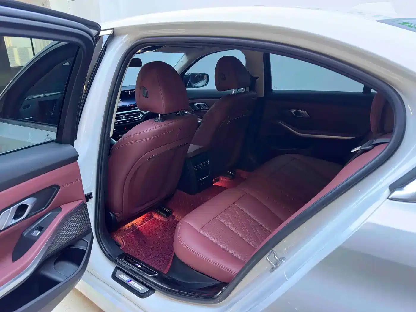 2023 BMW 3 Series 320Li M Sport Package — миниатюра 10