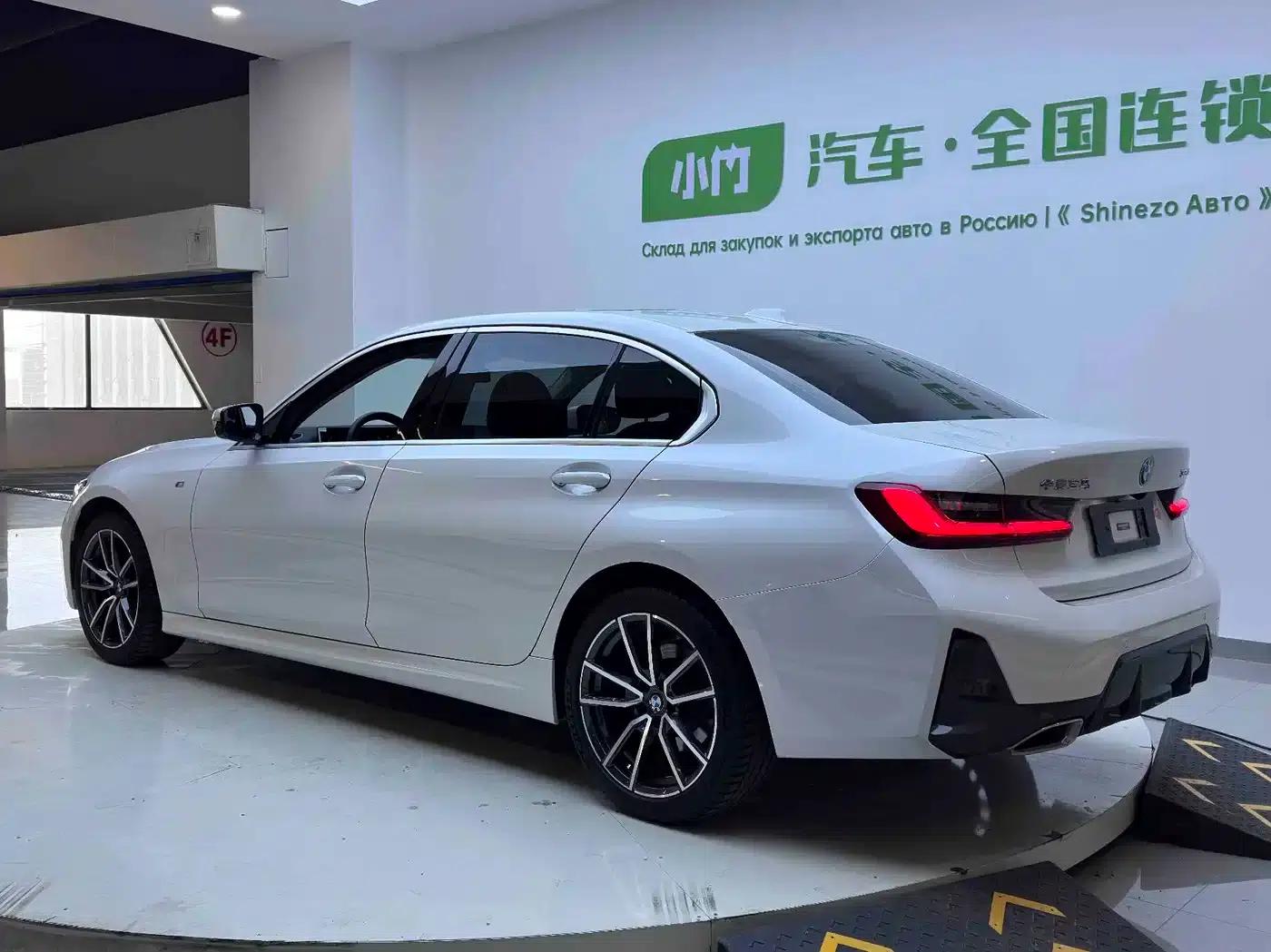 2023 BMW 3 Series 320Li M Sport Package — миниатюра 4