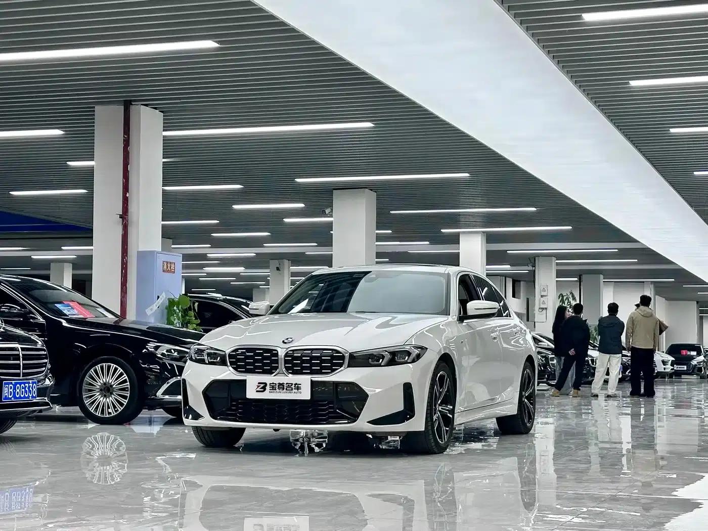 2024 BMW 3 Series 325i M Sport Package — миниатюра 1