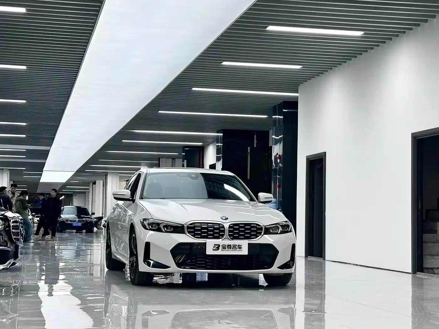 2024 BMW 3 Series 325i M Sport Package — миниатюра 3