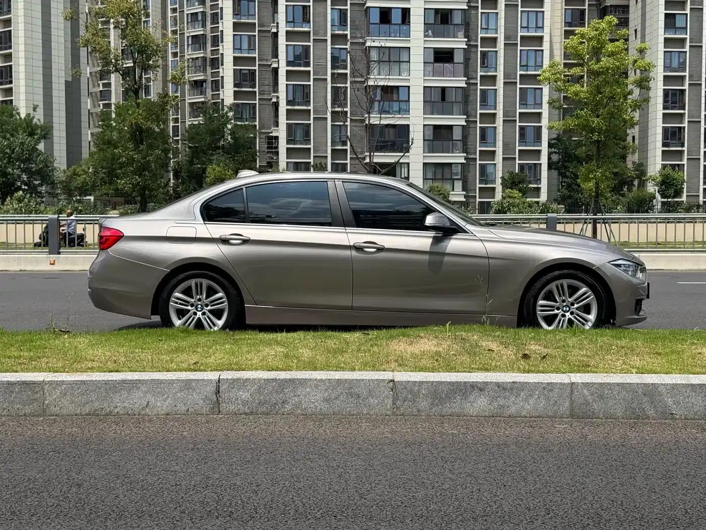 2017 BMW 3 Series 320Li Fashion Edition — миниатюра 18
