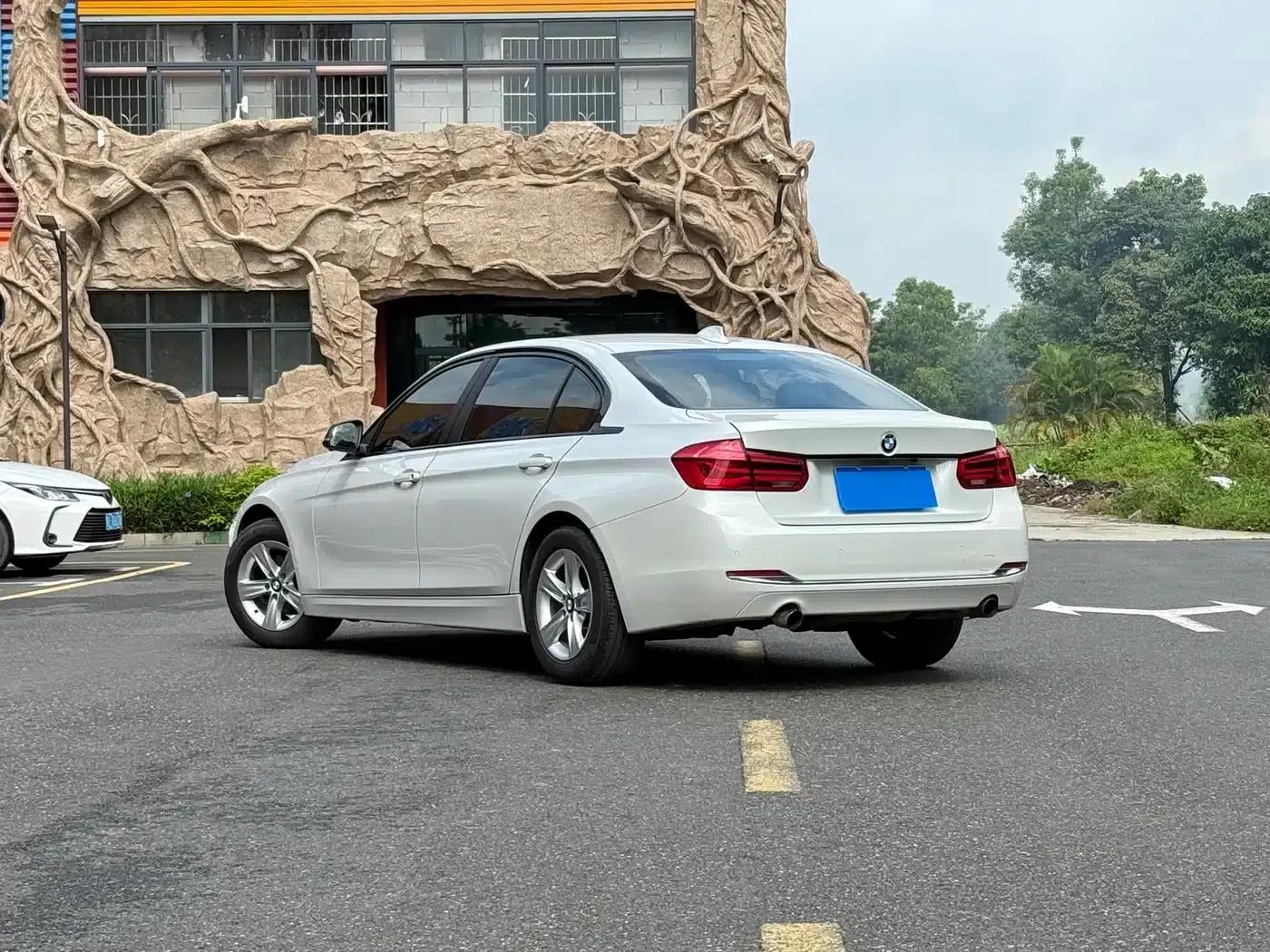 2016 BMW 3 Series 316Li Fashion Edition — миниатюра 3