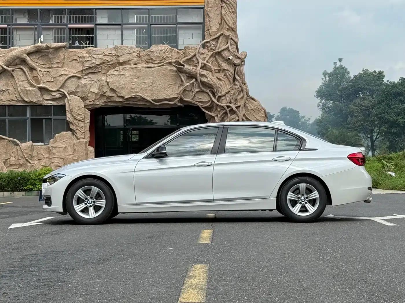 2016 BMW 3 Series 316Li Fashion Edition — миниатюра 5