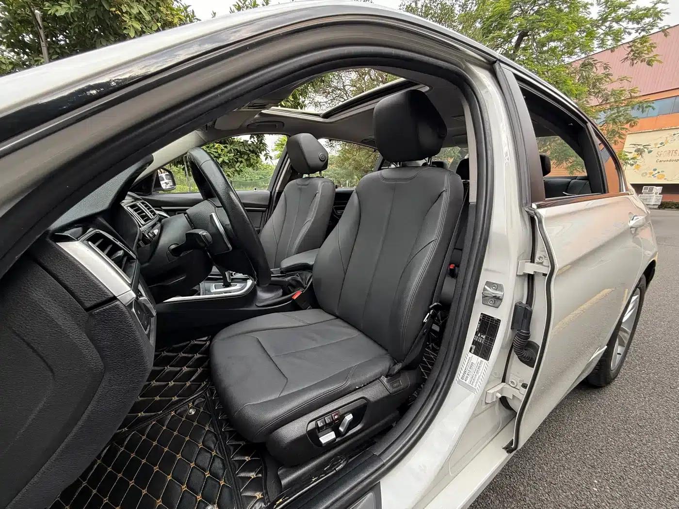 2016 BMW 3 Series 316Li Fashion Edition — миниатюра 9