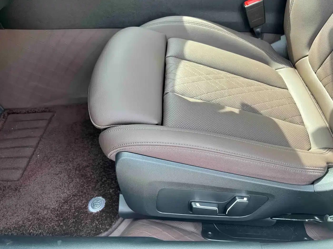 2025 BMW 3 Series 325Li M Sport Package — миниатюра 9