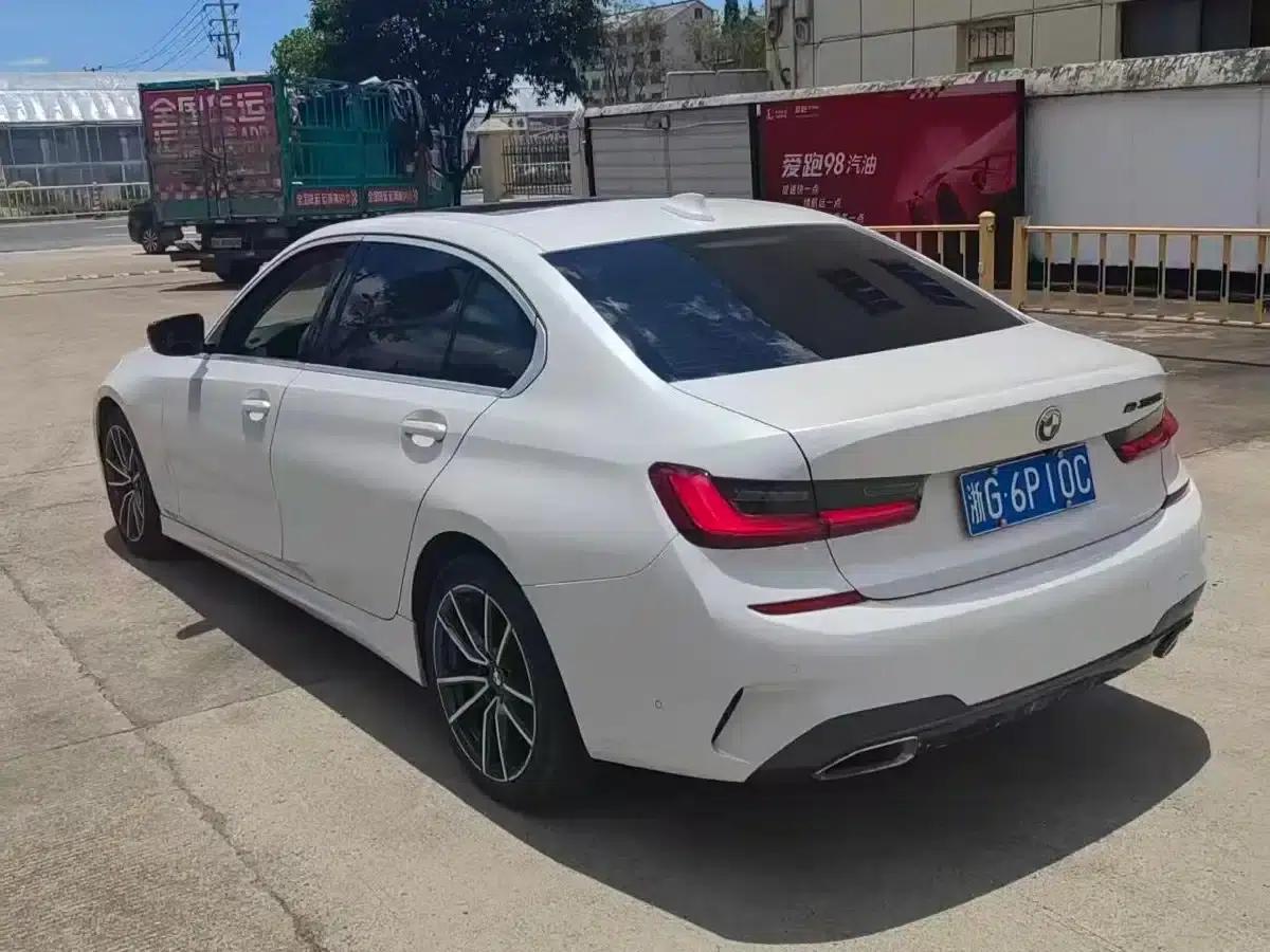 2020 BMW 3 Series 325Li M Sport Package — миниатюра 9