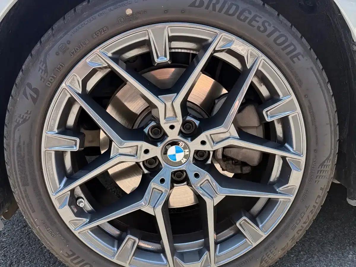 2026 BMW 3 Series 330Li M Sport Shadow Edition — миниатюра 12