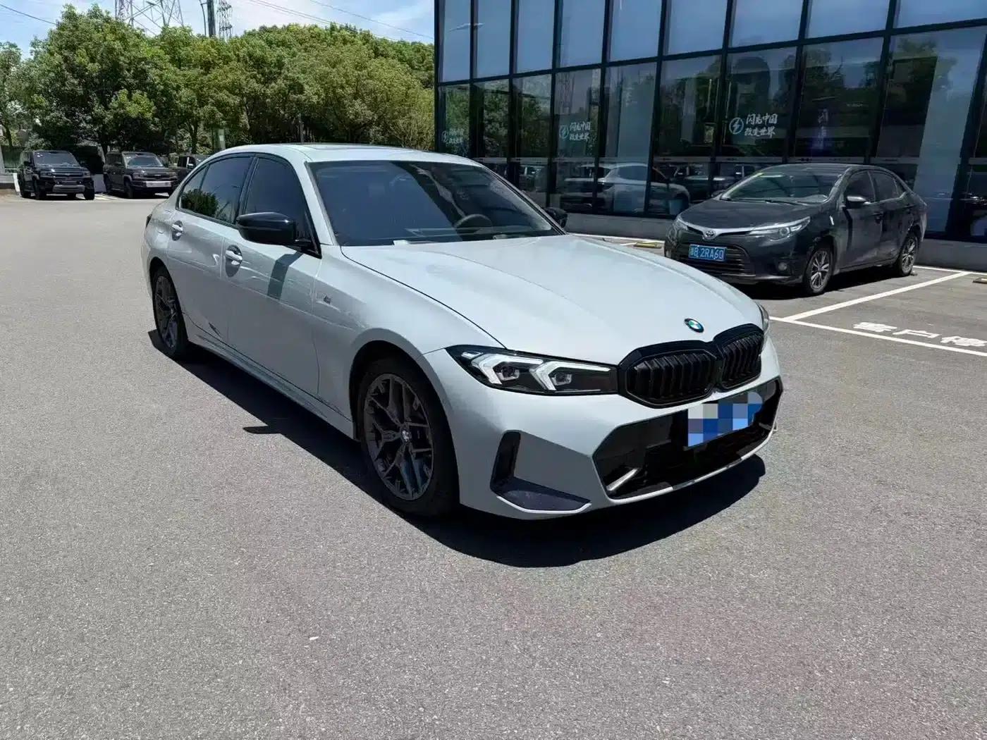 2026 BMW 3 Series 330Li M Sport Shadow Edition — миниатюра 3