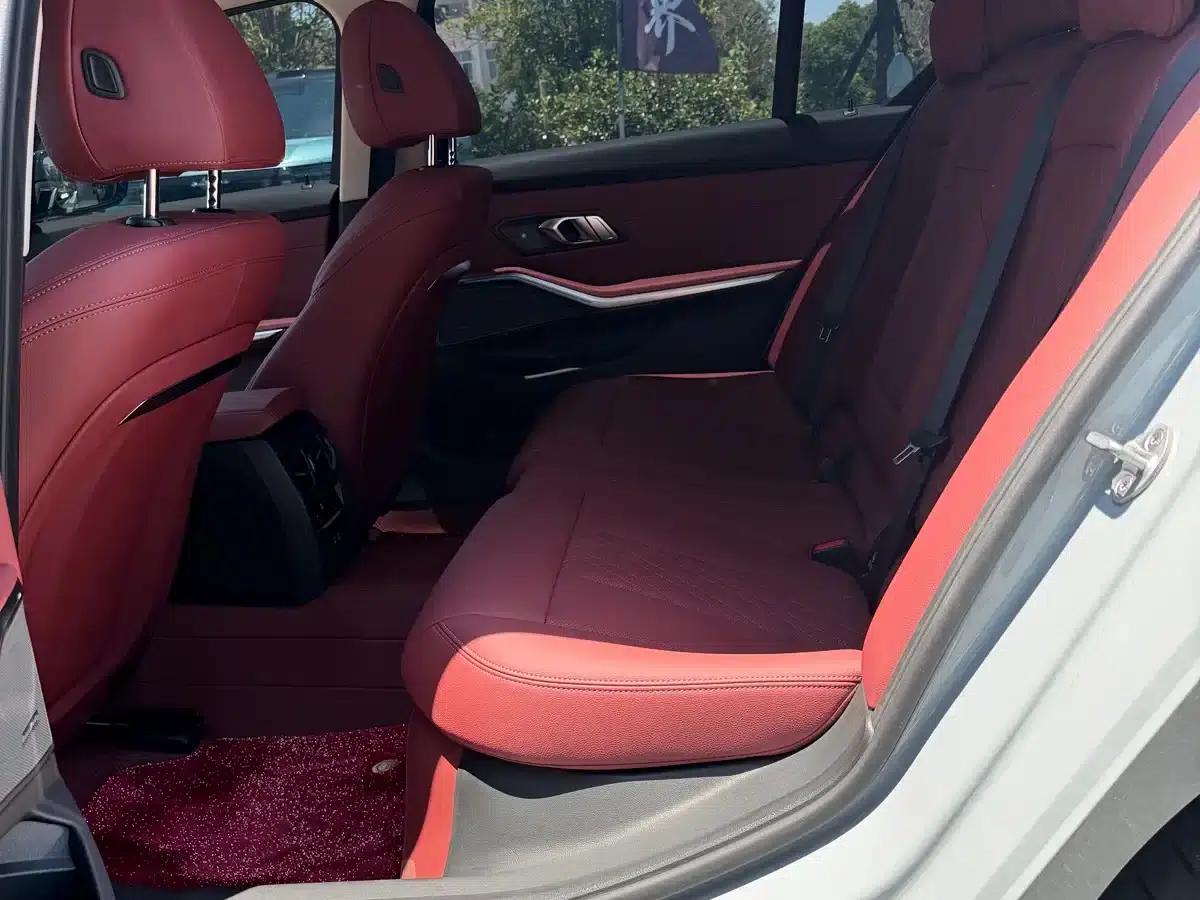 2026 BMW 3 Series 330Li M Sport Shadow Edition — миниатюра 5