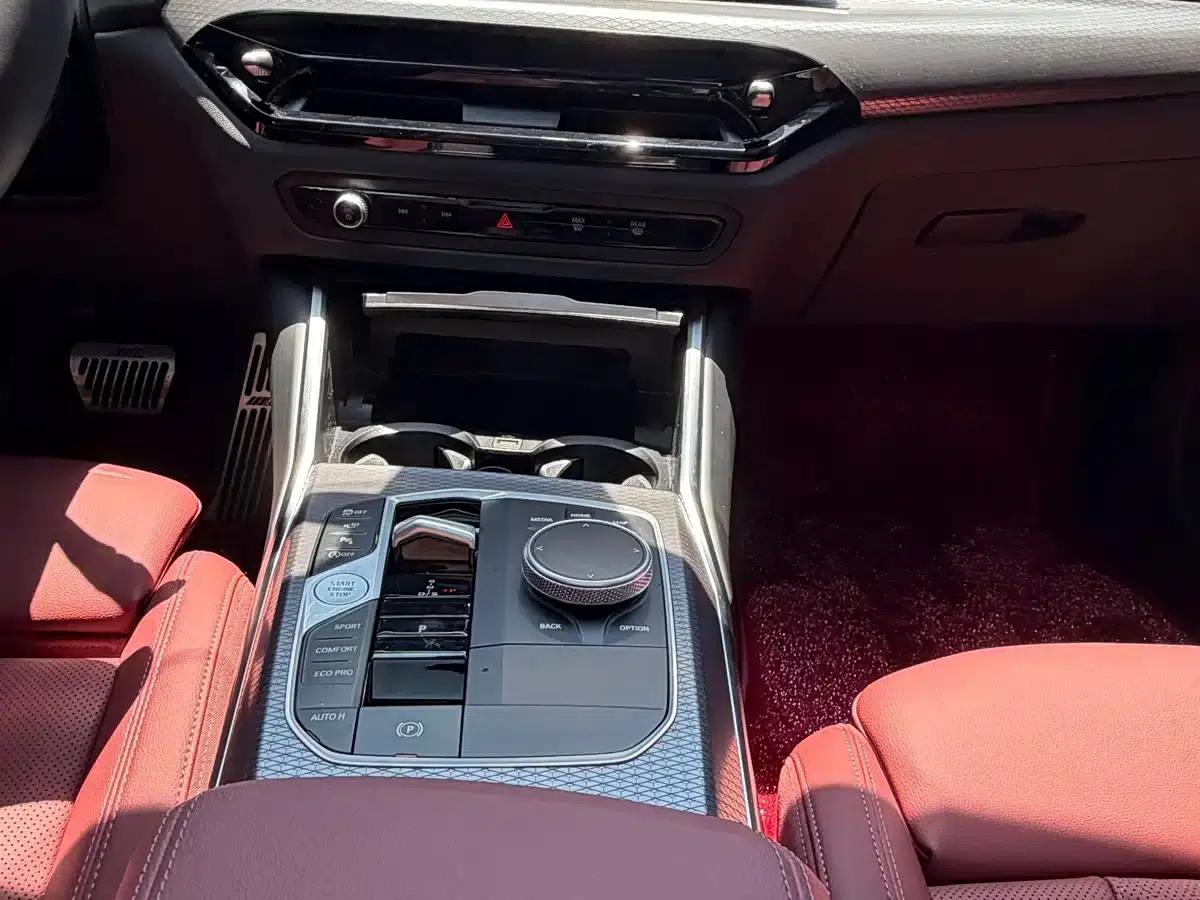 2026 BMW 3 Series 330Li M Sport Shadow Edition — миниатюра 10