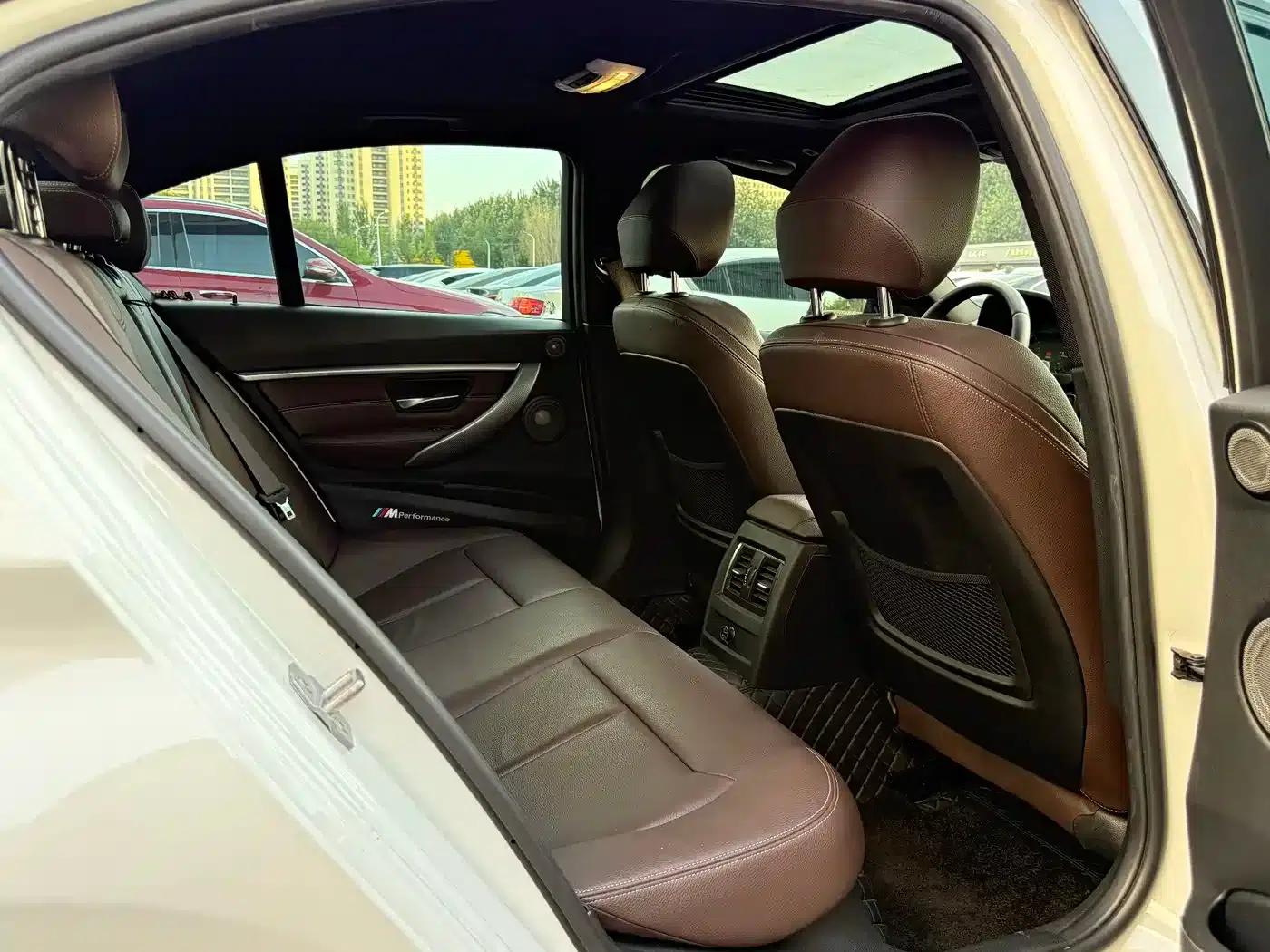 2019 BMW 3 Series 320i M Sport Shadow Edition — миниатюра 17