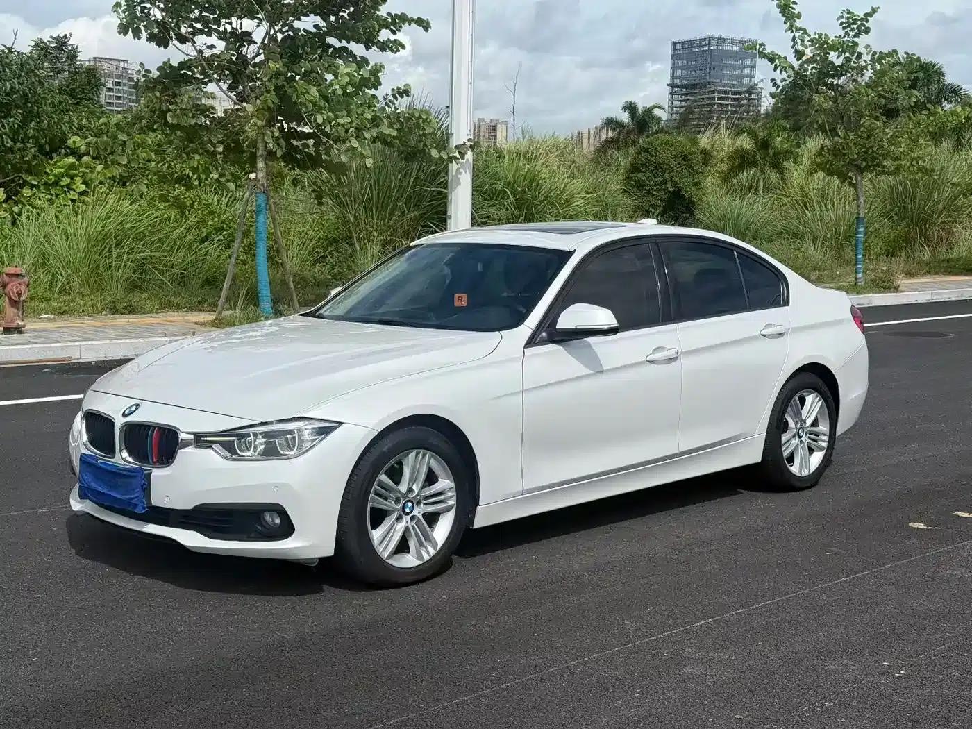 2017 BMW 3 Series 318i Fashion Edition — миниатюра 1