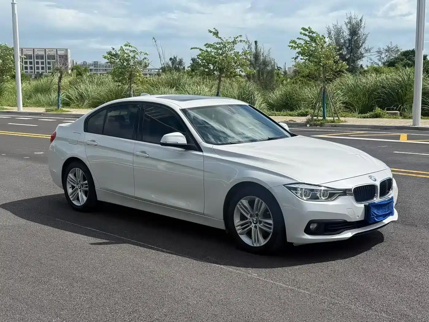 2017 BMW 3 Series 318i Fashion Edition — миниатюра 3
