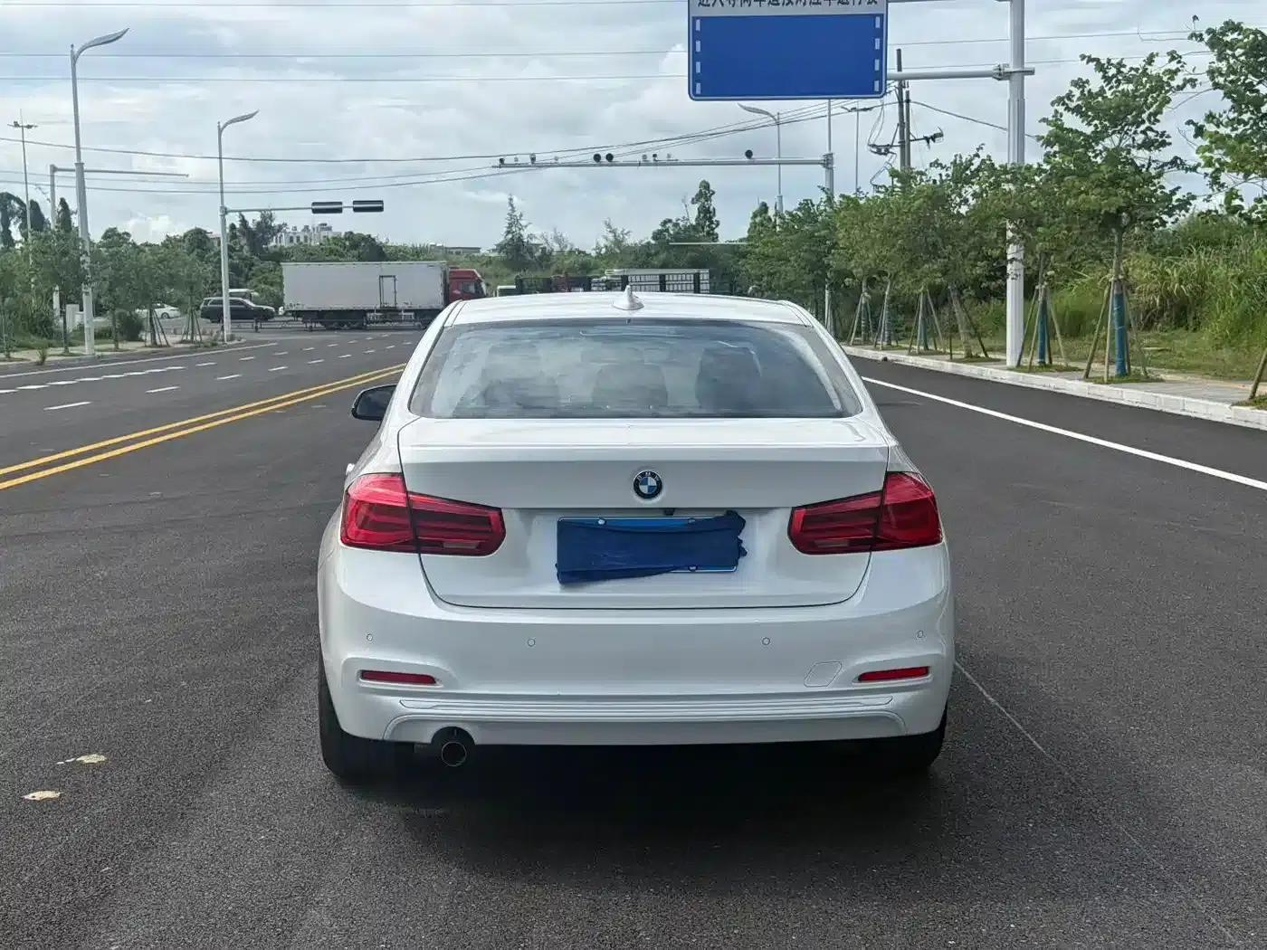 2017 BMW 3 Series 318i Fashion Edition — миниатюра 5