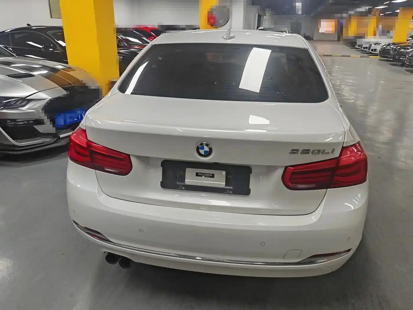 2017 BMW 3 Series 320Li Fashion Edition — миниатюра 11
