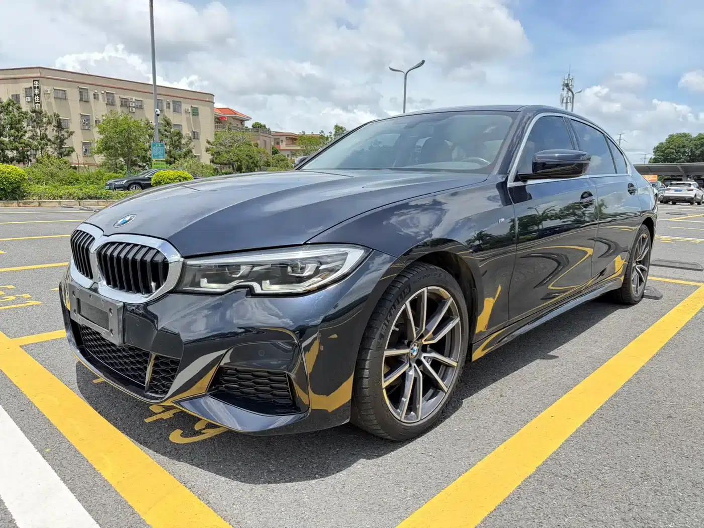 2022 BMW 3 Series Facelift 320Li M Sport Package — миниатюра 1
