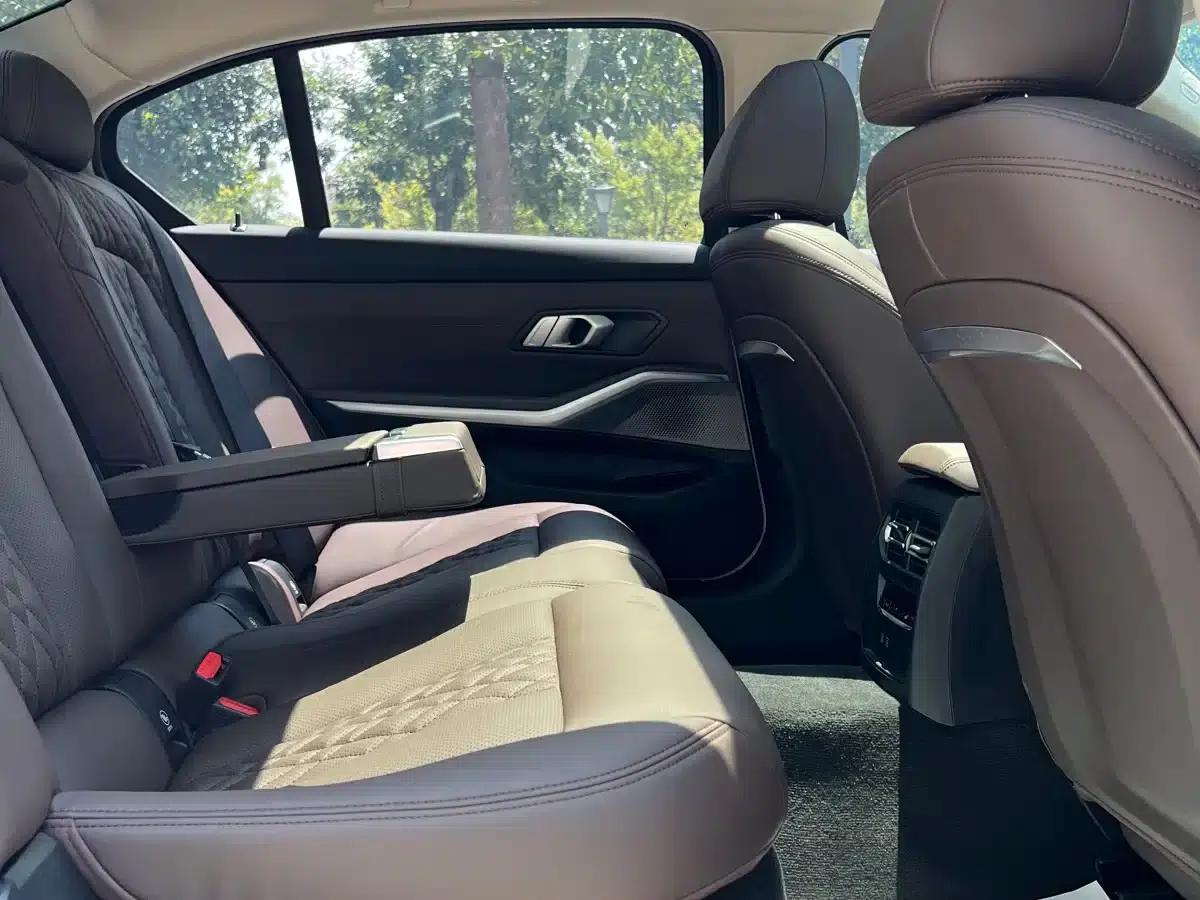 2023 BMW 3 Series 320Li M Sport Package — миниатюра 19
