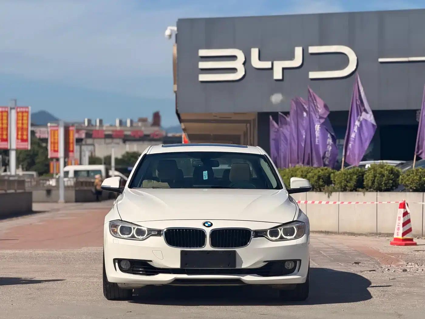 2014 BMW 3 Series 320i Fashion Edition — миниатюра 2