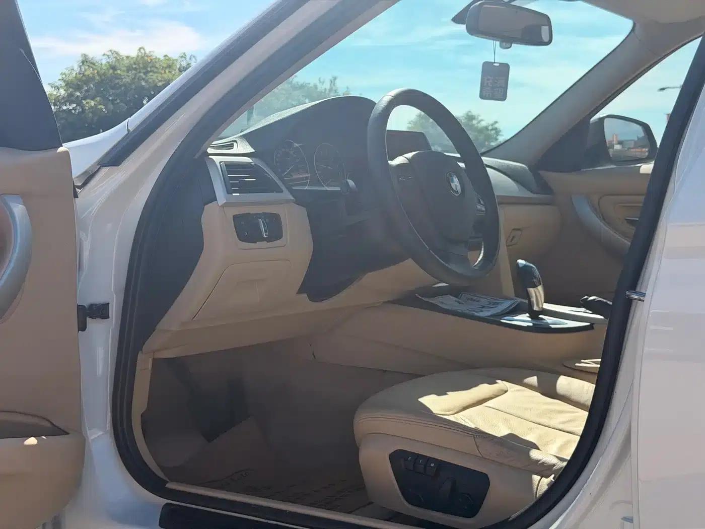 2014 BMW 3 Series 320i Fashion Edition — миниатюра 5