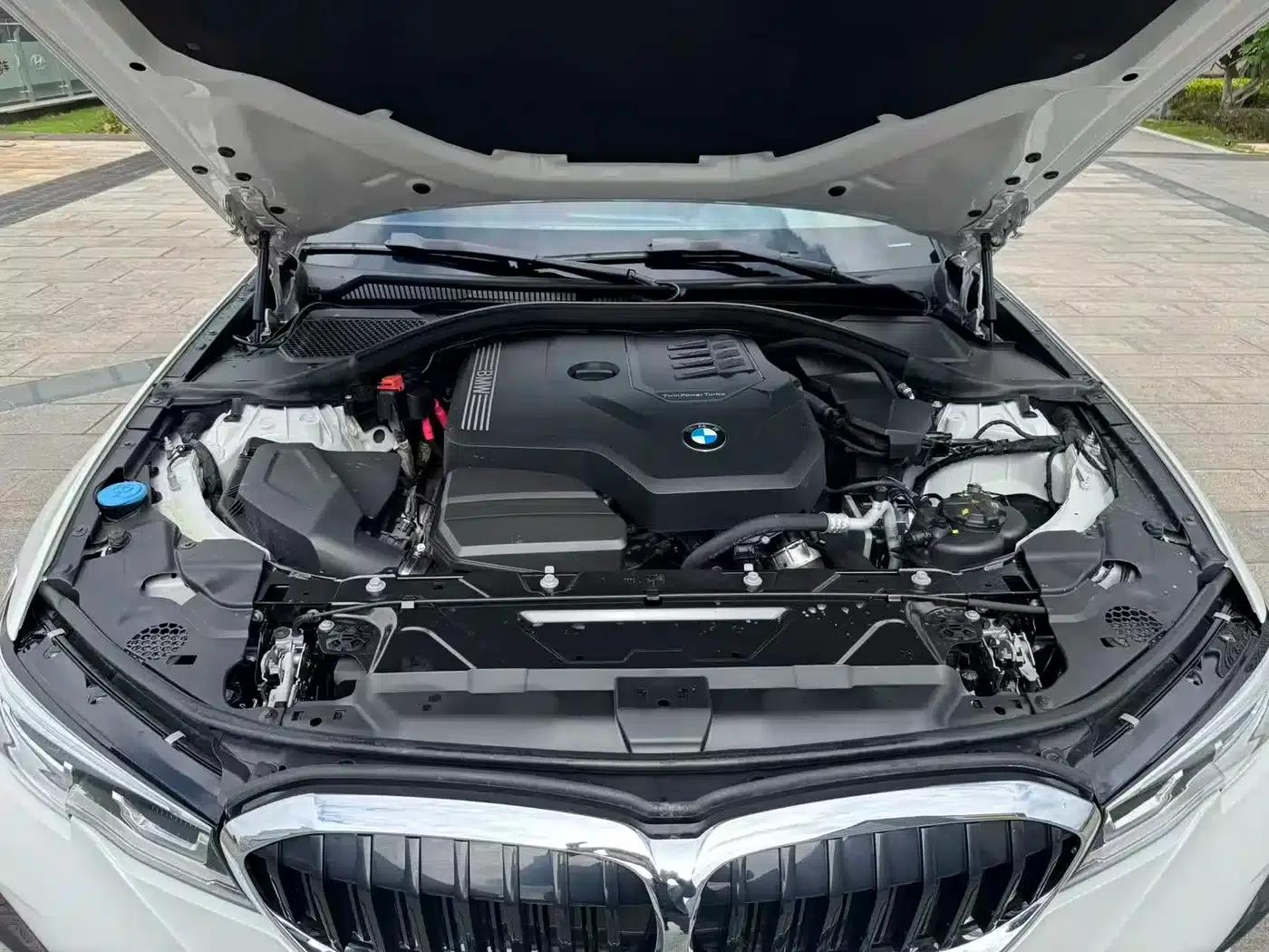 2022 BMW 3 Series 325Li M Sport Package — миниатюра 32