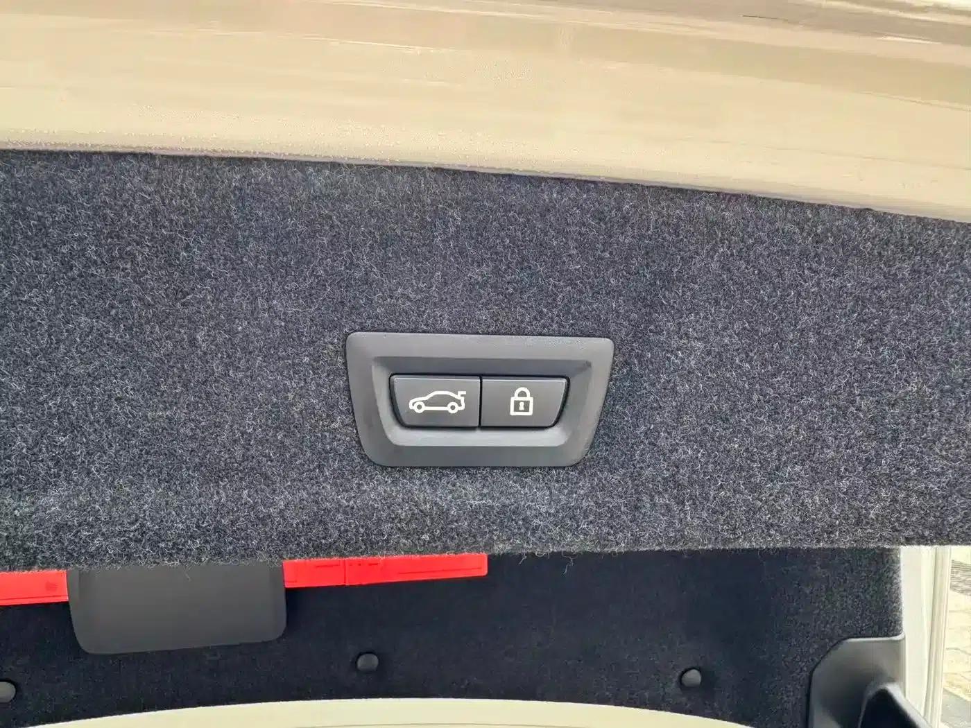 2022 BMW 3 Series 325Li M Sport Package — миниатюра 34