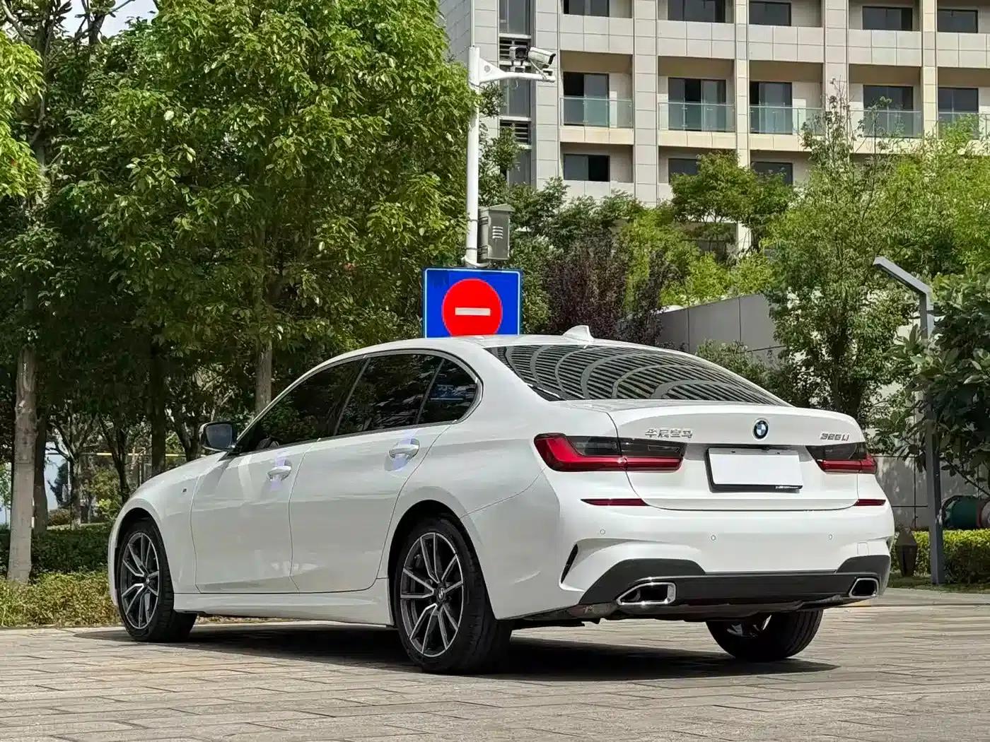 2022 BMW 3 Series 325Li M Sport Package — миниатюра 7