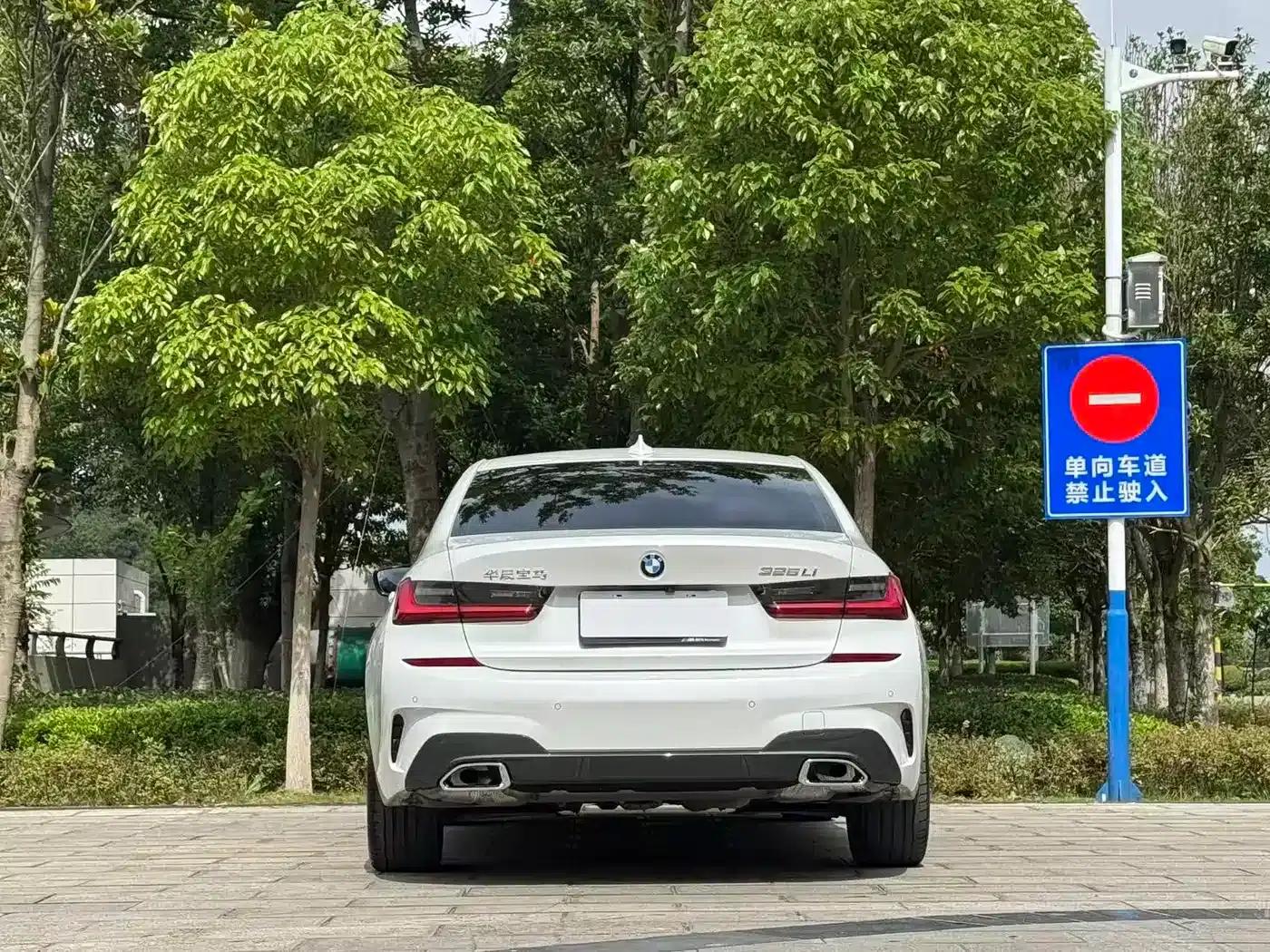2022 BMW 3 Series 325Li M Sport Package — миниатюра 8
