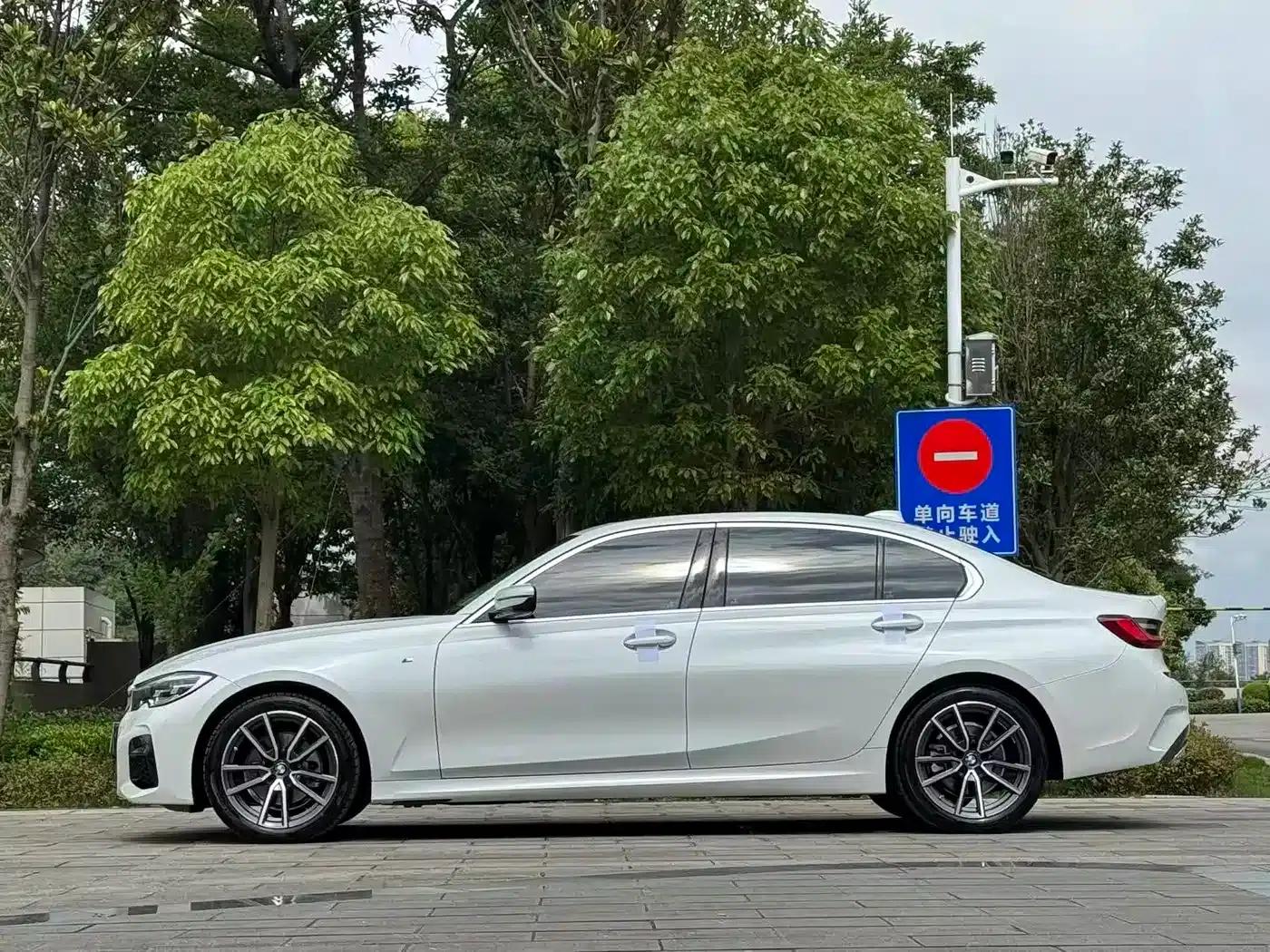 2022 BMW 3 Series 325Li M Sport Package — миниатюра 10