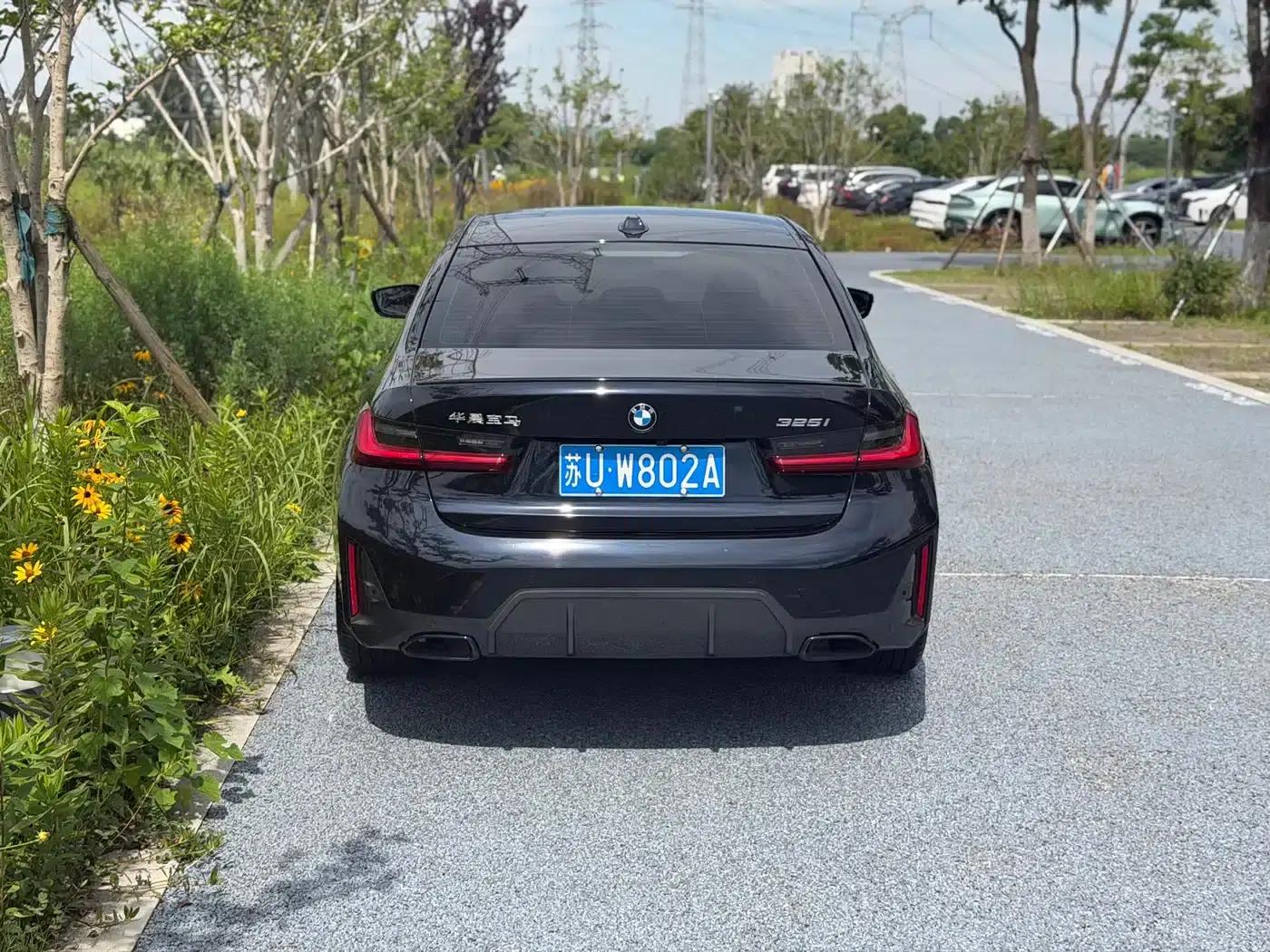 2024 BMW 3 Series 325i M Sport Shadow Edition — миниатюра 3