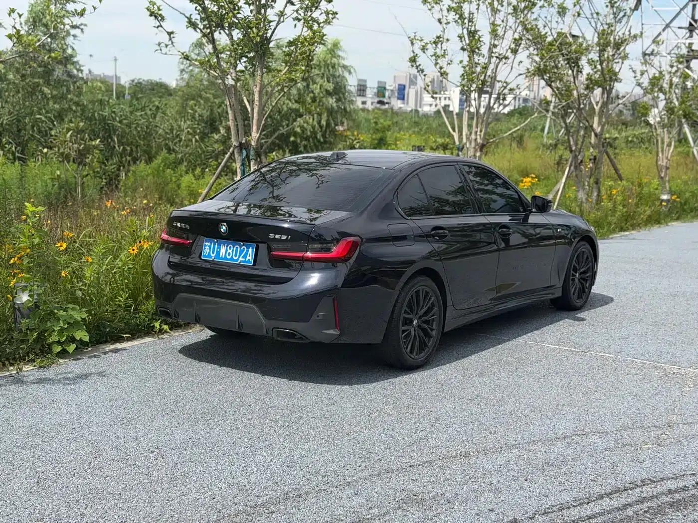 2024 BMW 3 Series 325i M Sport Shadow Edition — миниатюра 4