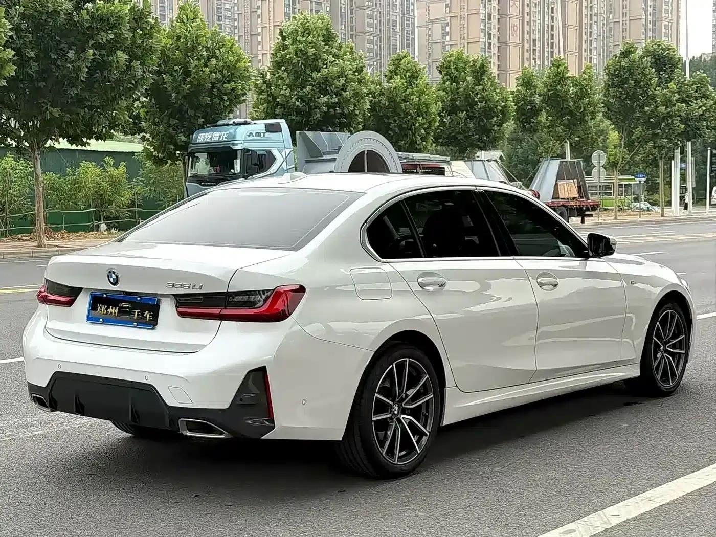 2024 BMW 3 Series 325i M Sport Package — миниатюра 18