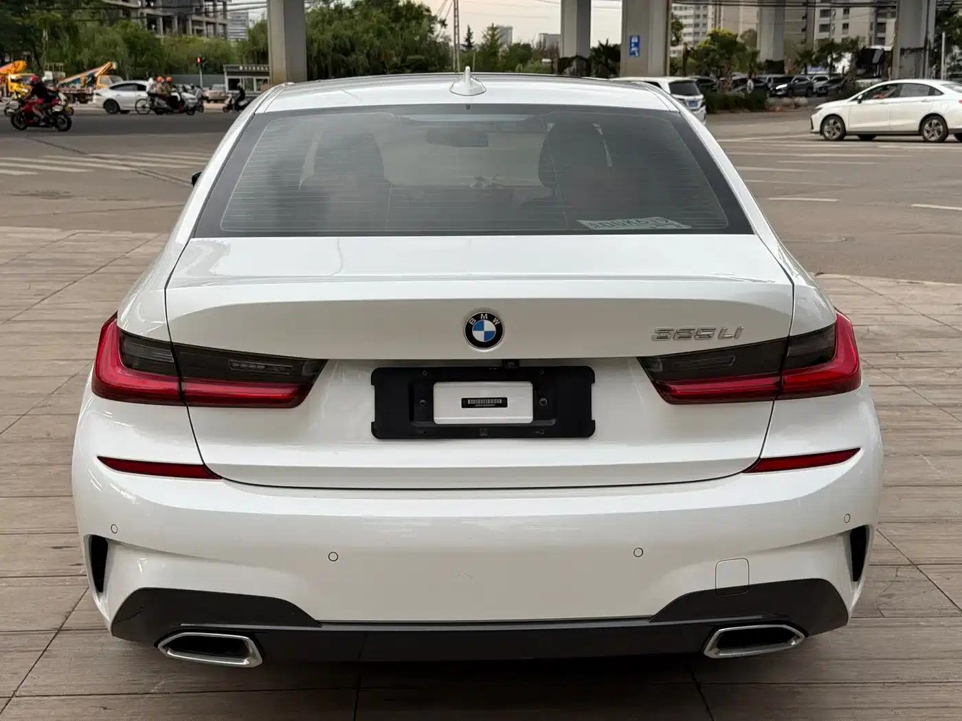 2021 BMW 3 Series 325Li M Sport Package — миниатюра 5