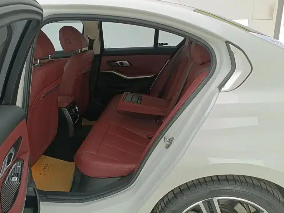 2024 BMW 3 Series 325i M Sport Package — миниатюра 11