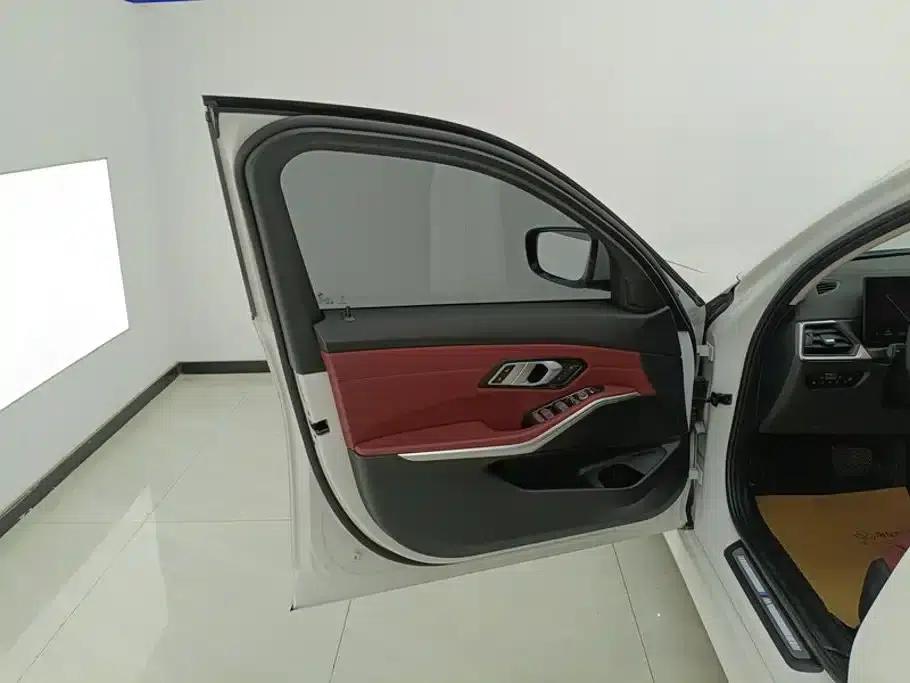 2024 BMW 3 Series 325i M Sport Package — миниатюра 7